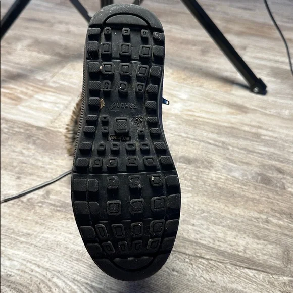 Black and Grey Fur-Lined Winter Duck Boots - Picture 9 of 9